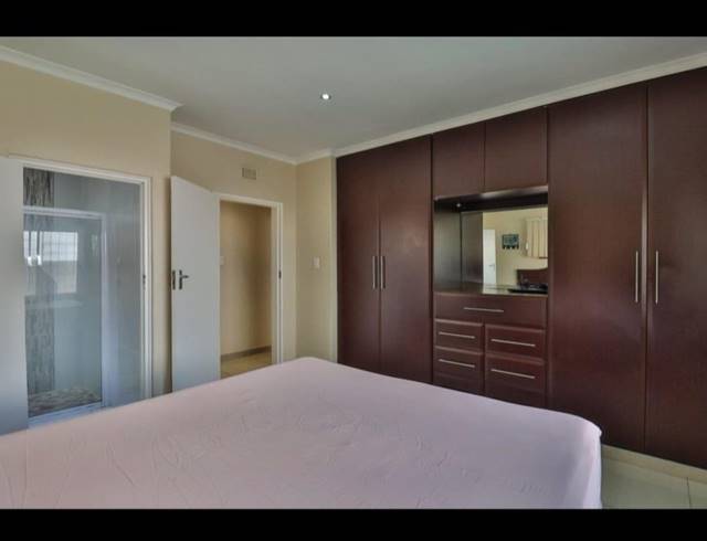 5 BEDROOM HOUSE FOR SALE IN BLUFF